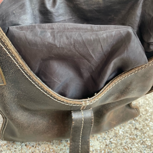 Kenneth Cole "distressed style leather" Boho Purse Y2K - Picture 7 of 9